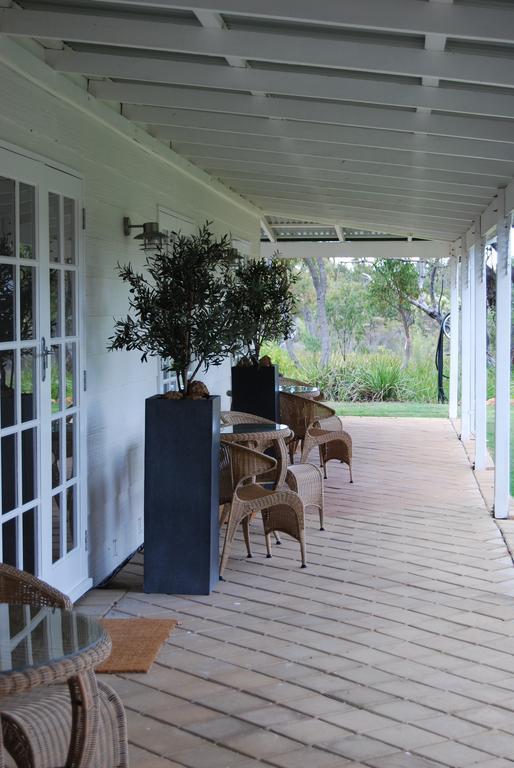 Llewellin'S Guest House Margaret River Exterior photo